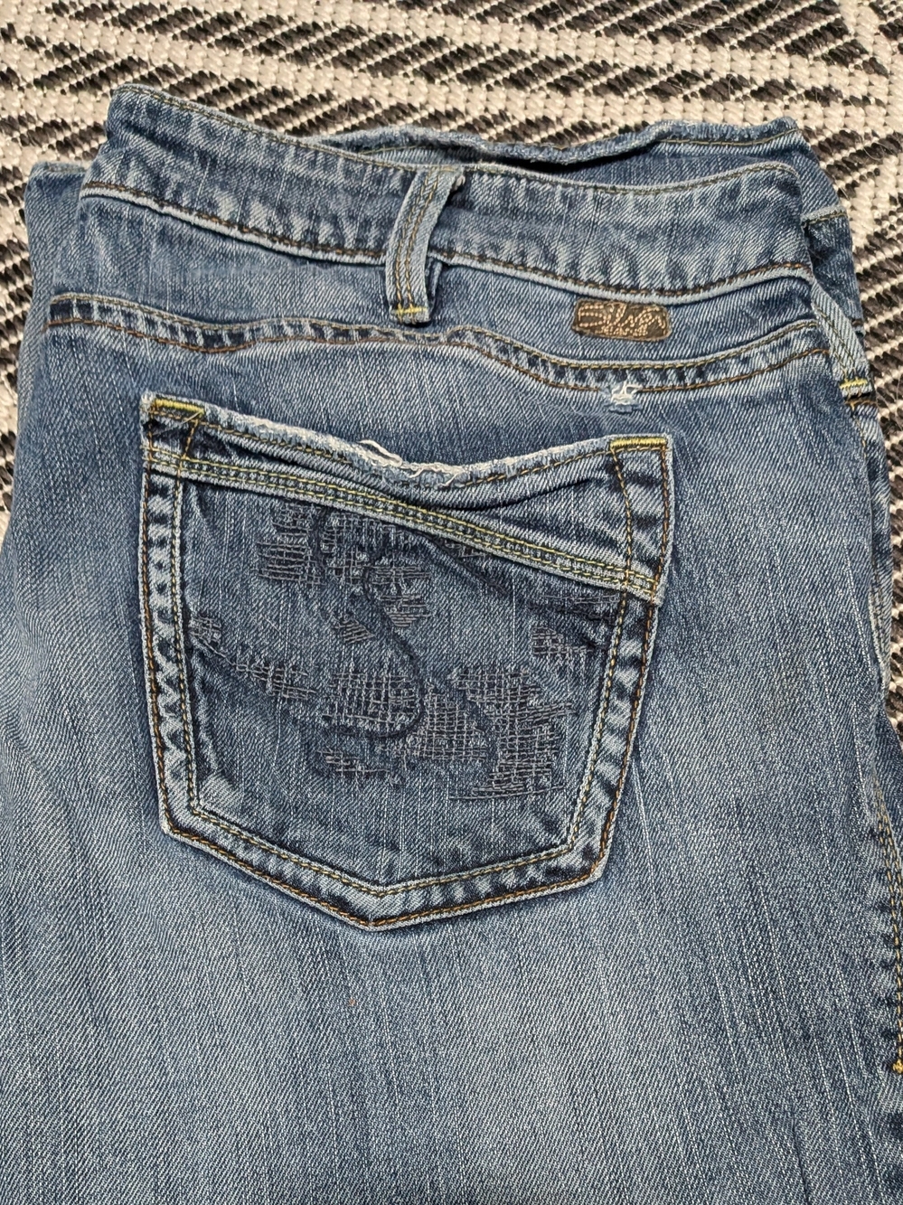 Silver Jeans Light Blue Bootcut Jeans with Embroidered Back Pocket W34/L33